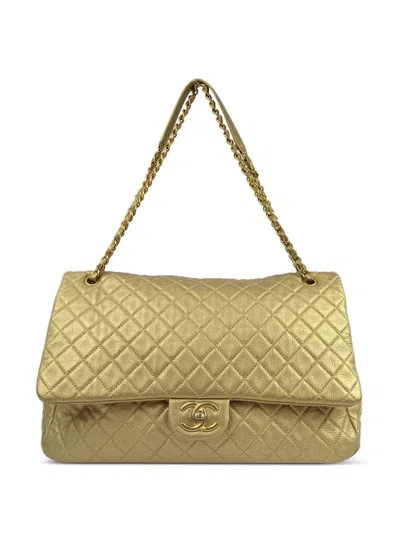 Pre-owned Chanel 2017 Xxl Classic Flap Shoulder Bag In 金色