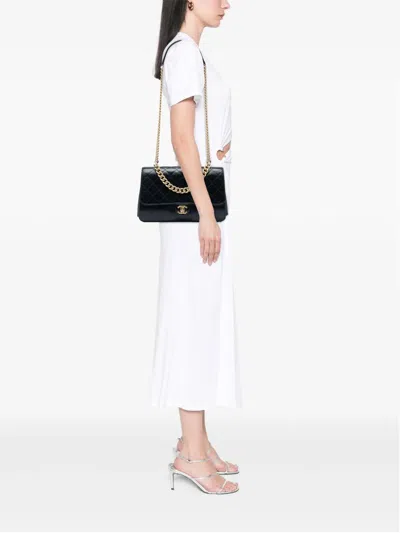 Pre-owned Chanel 2017-2018 Paris Cosmopolite Medium Quilted Calfskin Straight Lined Flap Satchel In Black