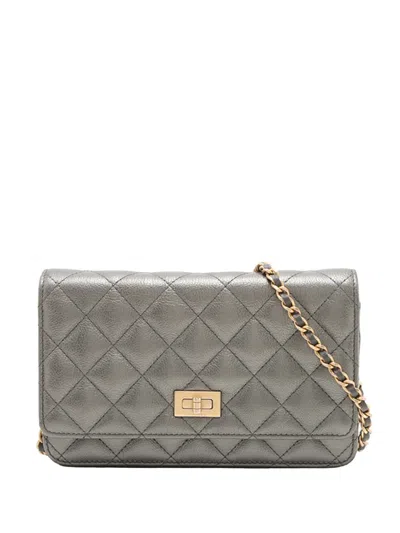 Pre-owned Chanel 2017-2018 Quilted Calfskin Reissue 2.55 Wallet On Chain Crossbody Bag In Silver