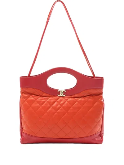 Pre-owned Chanel 2018-2019  31 Matelasse Shoulder Bag In Orange
