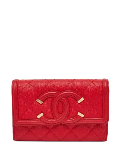 Pre-owned Chanel 2018 Cc Filigree Quilted Wallet In Red