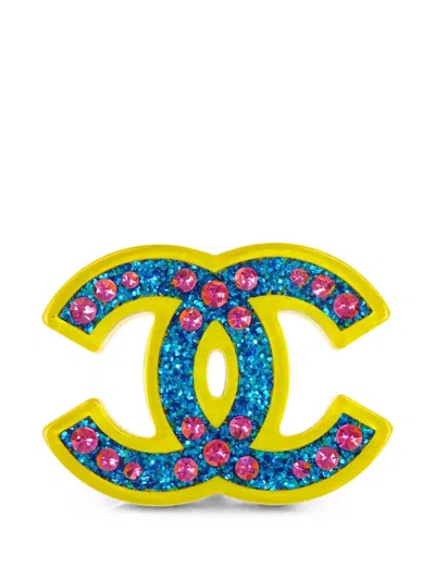 Pre-owned Chanel 2018 Cc Glitter Brooch In Yellow