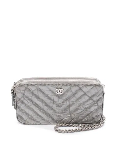 Pre-owned Chanel 2018 Chevron Metallic Lambskin Double Zip Wallet On Chain Crossbody Bag In Silver
