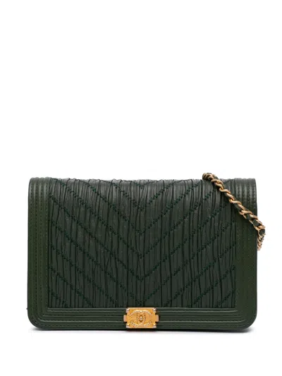 Pre-owned Chanel 2018 Chevron Quilted Crumpled Calfskin Boy Wallet On Chain Crossbody Bag In Green