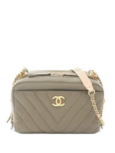 Pre-owned Chanel 2018 Chevron V-stitch Shoulder Bag In Green