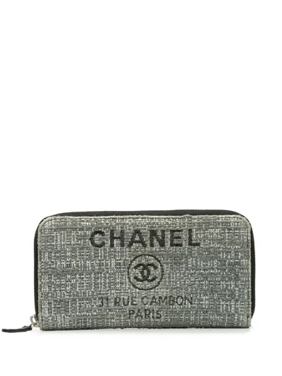 Pre-owned Chanel 2018 Deauville Continental Wallet In Grey
