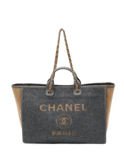 Pre-owned Chanel 2018 Deauville Logo-patch Tote Bag In Grey