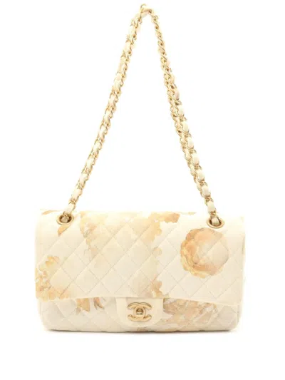Pre-owned Chanel 2018 Diamond-quilted Shoulder Bag In White