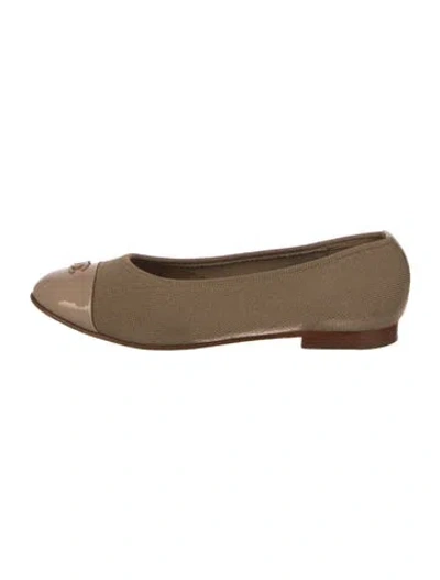 Pre-owned Chanel 2018 Interlocking Cc Logo Ballet Flats In Neutral
