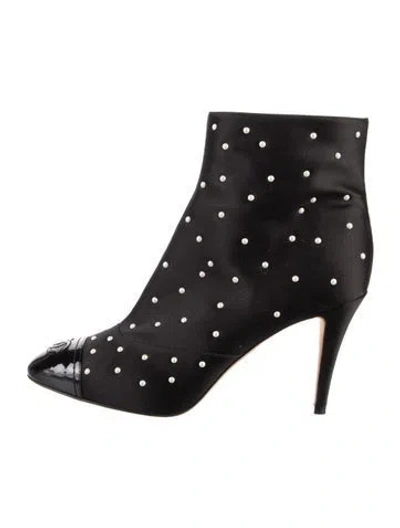 Pre-owned Chanel 2018 Interlocking Cc Logo Boots In Black