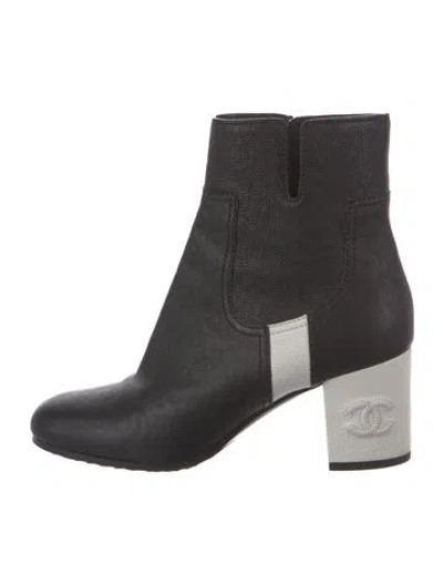 Pre-owned Chanel 2018 Interlocking Cc Logo Boots In Black