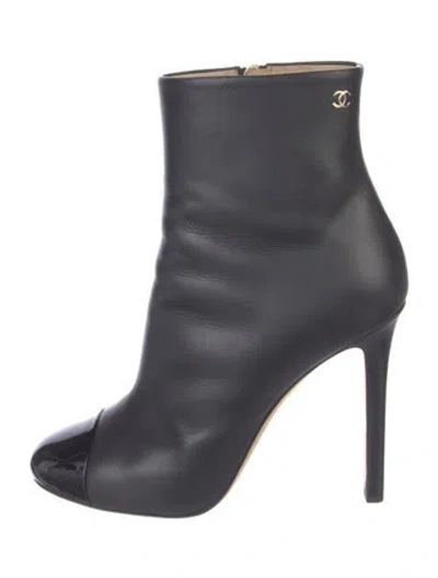 Pre-owned Chanel 2018 Interlocking Cc Logo Boots In Black