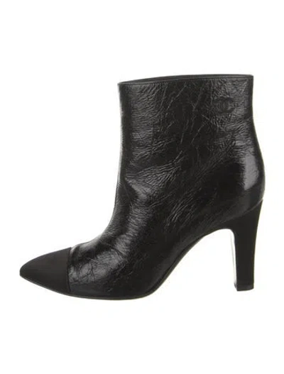 Pre-owned Chanel 2018 Interlocking Cc Logo Boots In Black