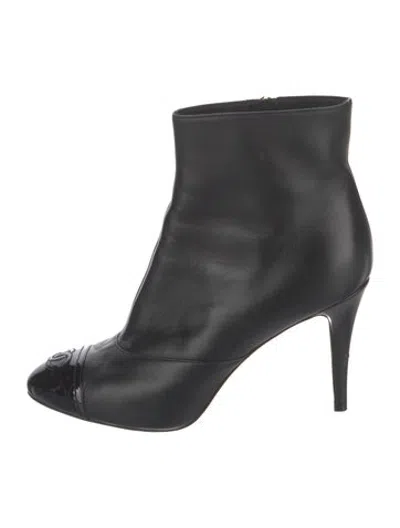 Pre-owned Chanel 2018 Interlocking Cc Logo Boots In Black | ModeSens