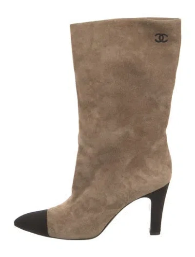 Pre-owned Chanel 2018 Interlocking Cc Logo Boots In Neutral