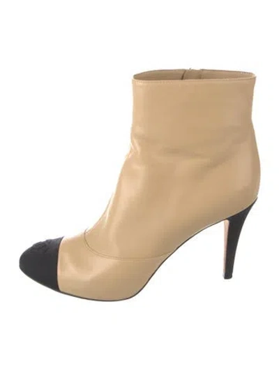Pre-owned Chanel 2018 Interlocking Cc Logo Boots In Neutrals
