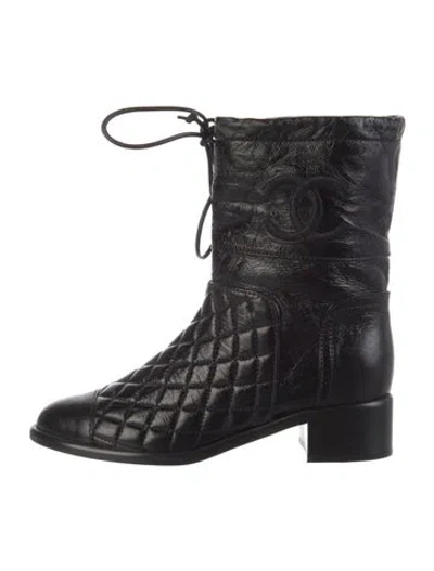 Pre-owned Chanel 2018 Interlocking Cc Logo Combat Boots In Black
