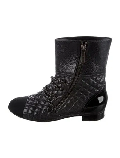 Pre-owned Chanel 2018 Interlocking Cc Logo Combat Boots In Black