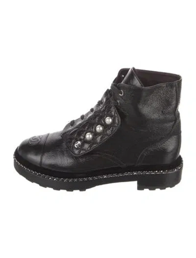 Pre-owned Chanel 2018 Interlocking Cc Logo Combat Boots In Black