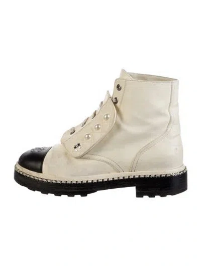 Pre-owned Chanel 2018 Interlocking Cc Logo Combat Boots In Neutral