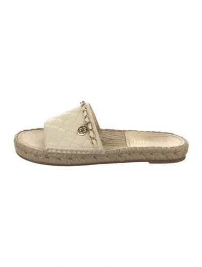 Pre-owned Chanel 2018 Interlocking Cc Logo Espadrilles In Neutral