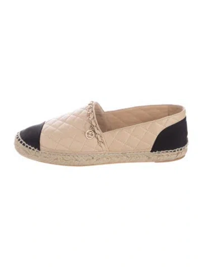 Pre-owned Chanel 2018 Interlocking Cc Logo Espadrilles In Neutral