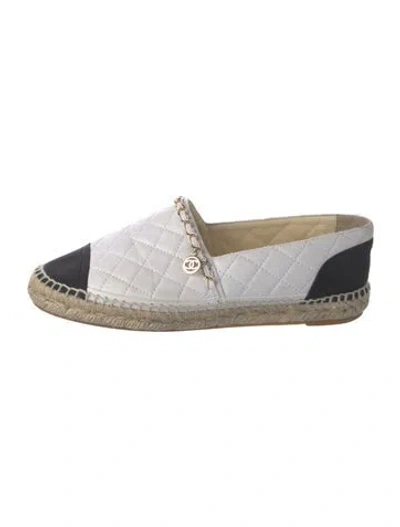 Pre-owned Chanel 2018 Interlocking Cc Logo Espadrilles In White
