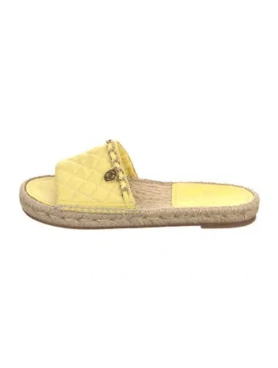 Pre-owned Chanel 2018 Interlocking Cc Logo Espadrilles In Yellow