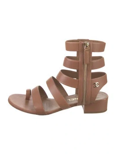 Pre-owned Chanel 2018 Interlocking Cc Logo Gladiator Sandals In Neutral