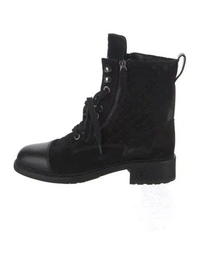 Pre-owned Chanel 2018 Interlocking Cc Logo Lace-up Boots In Black