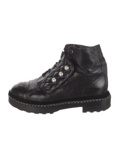 Pre-owned Chanel 2018 Interlocking Cc Logo Lace-up Boots In Black