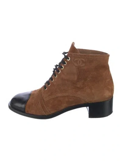 Pre-owned Chanel 2018 Interlocking Cc Logo Lace-up Boots In Brown