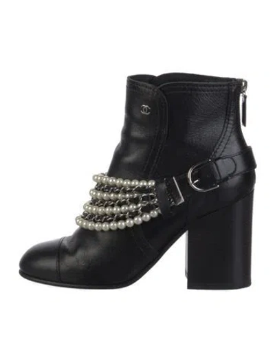 Pre-owned Chanel 2018 Interlocking Cc Logo Moto Boots In Black