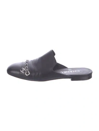 Pre-owned Chanel 2018 Interlocking Cc Logo Mules In Black