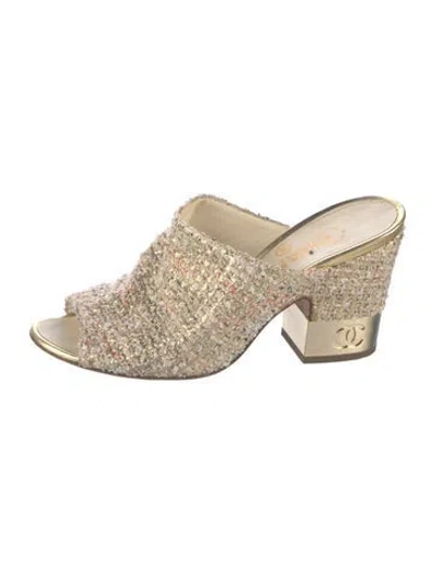 Pre-owned Chanel 2018 Interlocking Cc Logo Mules In Metallic/neutrals