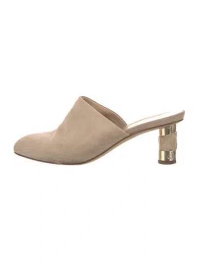Pre-owned Chanel 2018 Interlocking Cc Logo Mules In Neutral