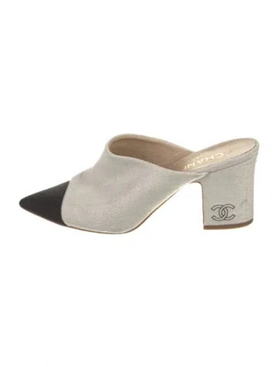 Pre-owned Chanel 2018 Interlocking Cc Logo Mules In Neutrals