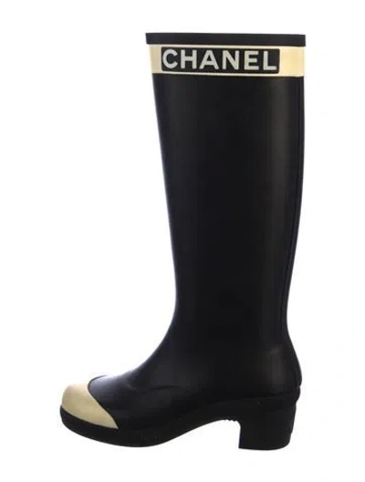 Pre-owned Chanel 2018 Interlocking Cc Logo Rain Boots In Black