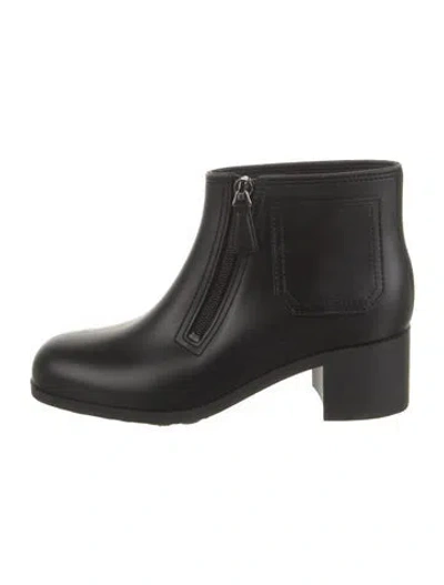 Pre-owned Chanel 2018 Interlocking Cc Logo Rain Boots In Black