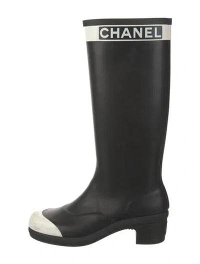 Pre-owned Chanel 2018 Interlocking Cc Logo Rain Boots In Black