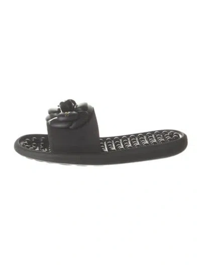 Pre-owned Chanel 2018 Interlocking Cc Logo Slides In Black