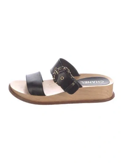 Pre-owned Chanel 2018 Interlocking Cc Logo Slides In Black