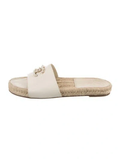 Pre-owned Chanel 2018 Interlocking Cc Logo Slippers In Neutral