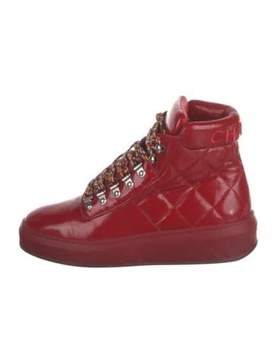 Pre-owned Chanel 2018 Interlocking Cc Logo Wedge Sneakers In Red