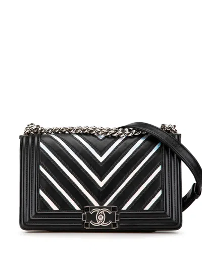 Pre-owned Chanel 2018 Medium Lambskin And Iridescent Pvc Chevron Boy Flap Crossbody Bag In 黑色