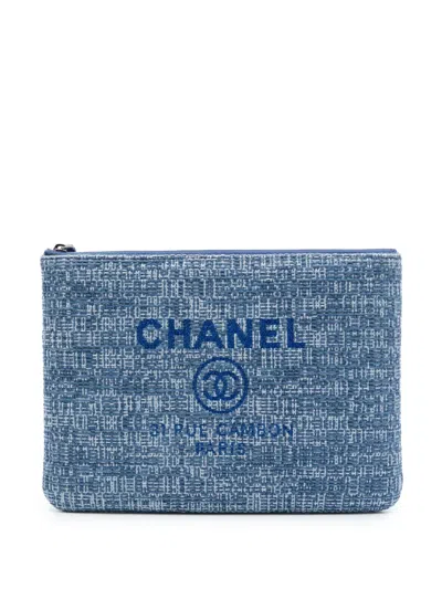 Pre-owned Chanel 2018 Medium Tweed Deauville O Case Clutch Bag In Blue