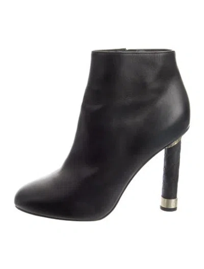 Pre-owned Chanel 2018 Quilted Pattern Boots In Black