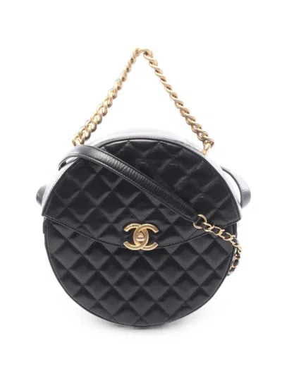 Pre-owned Chanel 2018 Round Flap Cross Body Bag In Black
