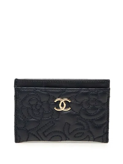 Pre-owned Chanel 2018-2019 Cc Embossed Lambskin Camellia Card Holder In Blue