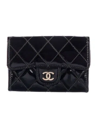 Pre-owned Chanel 2018-2019 Interlocking Cc Logo Card Holder In Black